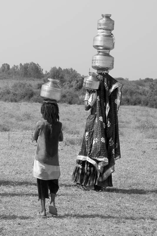 Human Right to Water in India - Fetching loads of drinking water from a distant source in Kutch district, Gujarat